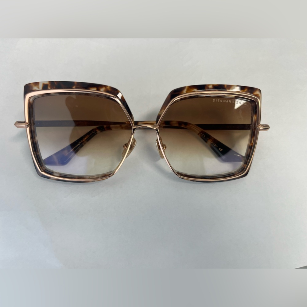 Tortoise Shell Square Sunglasses - image 4